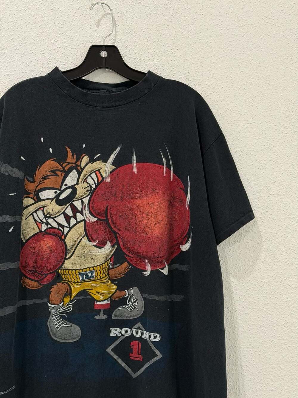 Vintage 1993 Looney Tunes Taz Tasmanian Devil Boxing Double-Sided T-Shirt XL - Picture 2 of 15